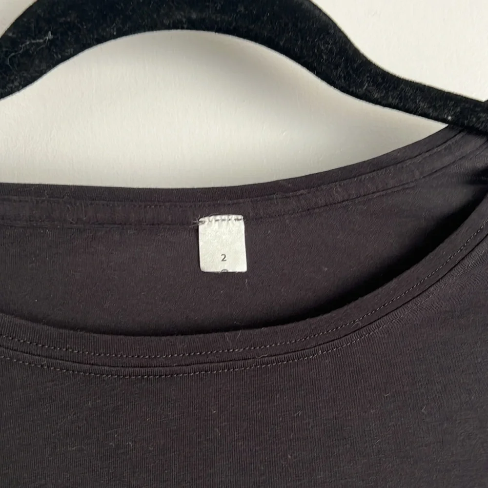 🚫SOLD🚫Lululemon Black Scoop T-Shirt - Picture 3 of 4